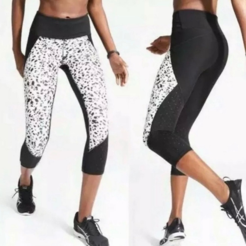Athleta Printed Stealth TruCool Capri Pant